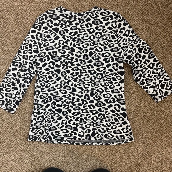 Marc New York Cheetah Animal Print 3/4 Sleeve Button Detail Sweater Womens Large - Picture 9 of 10